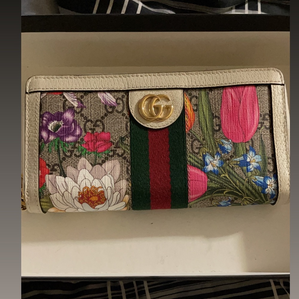 Gucci wallet